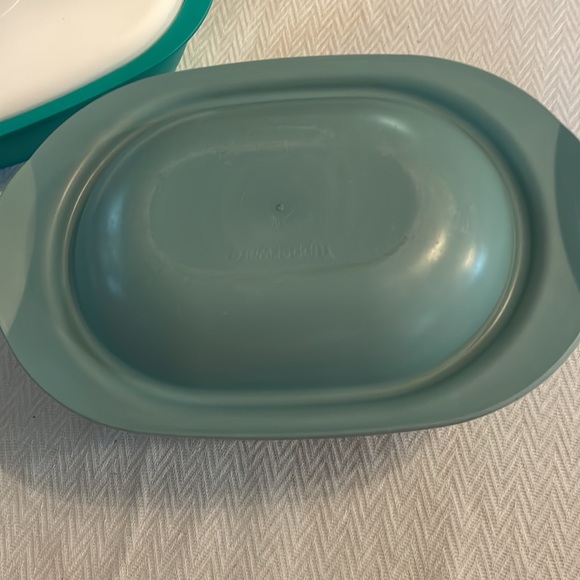 Tupperware - Picture 4 of 10